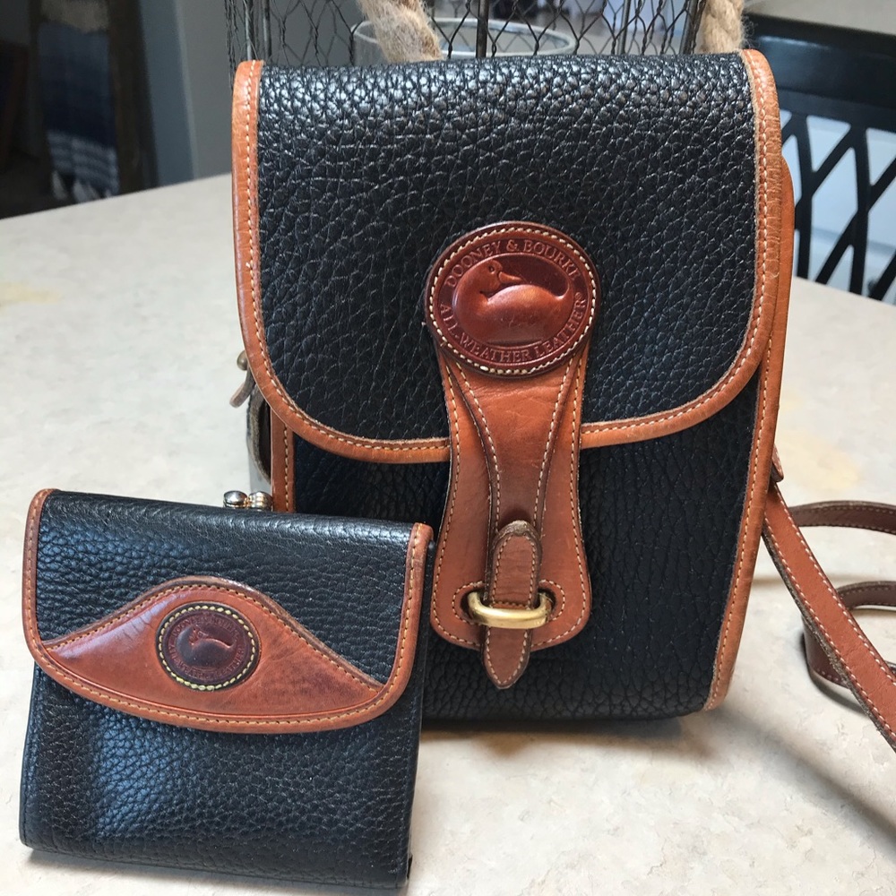 Dooney & Bourke Vintage Bag/Wallet